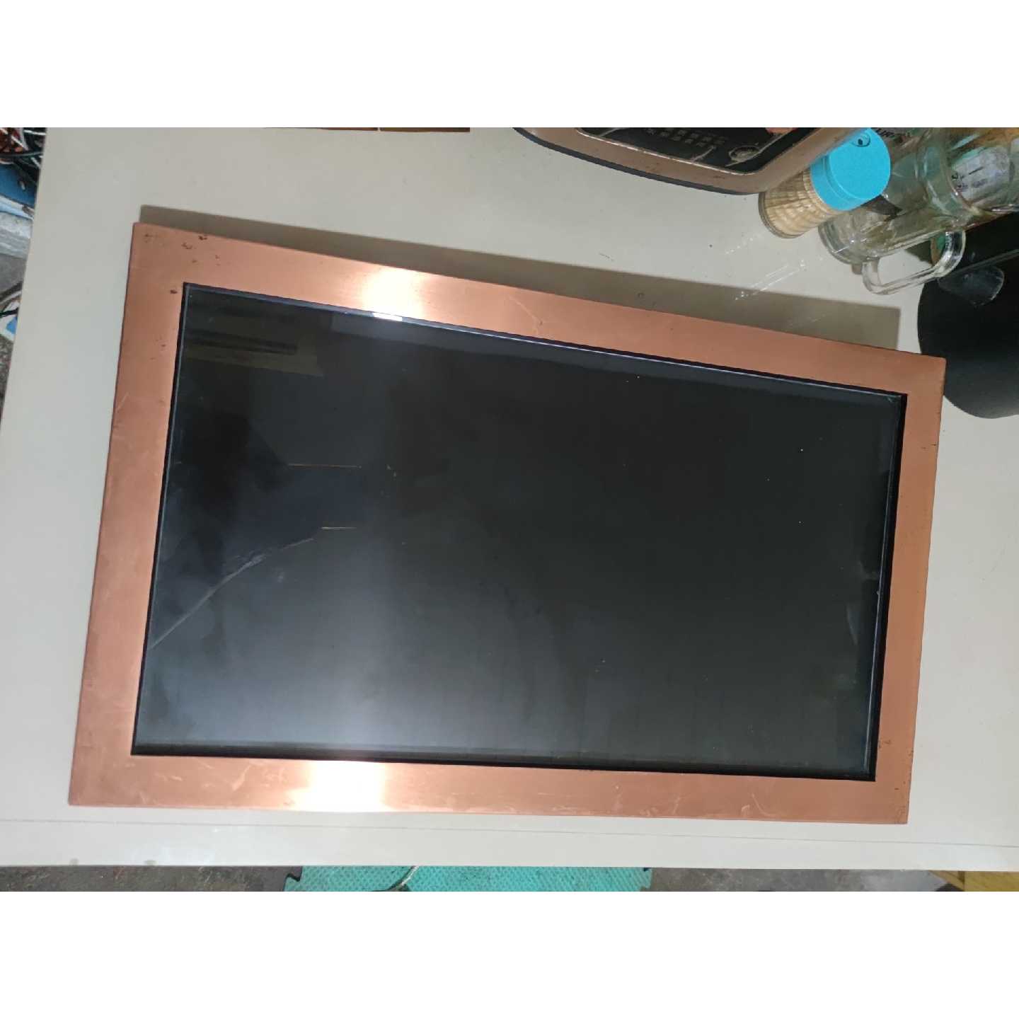 议价铂锐21.5寸触摸屏,型号H215W,功能正常,就是屏幕中间