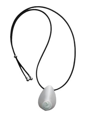 MOLISM缎面浮雕皮绳项链四周年款