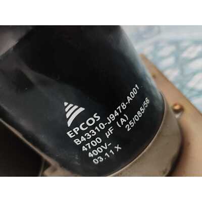 溢价-德国EPCOS4700uF400V成色很好图片是实物