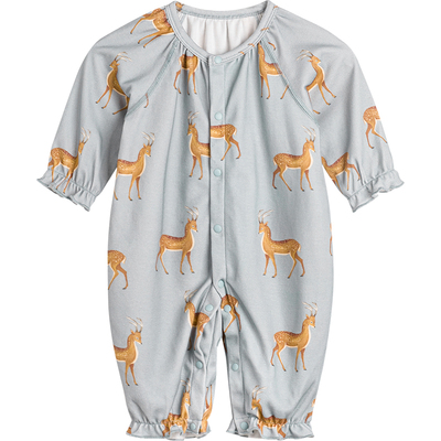 面料柔软舒适关爱宝宝健康连体衣