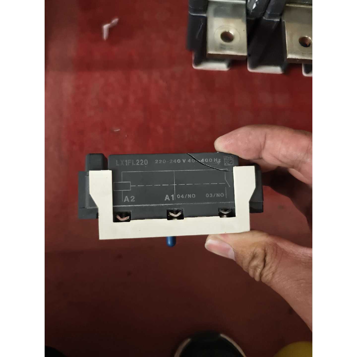 【请询价】LX1L220接触器线圈功能包好品不小心磕