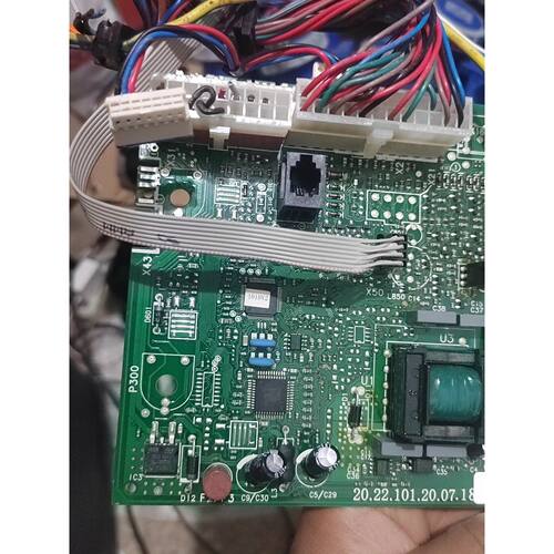 议价威能燃气壁挂炉原装主板，L1PB26-VUW CN24/2-