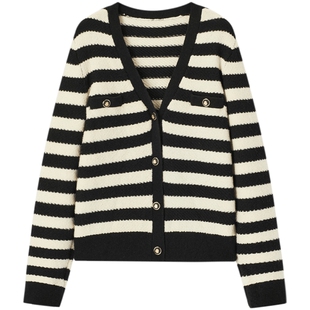 爱居兔黑白条纹V领针织开衫女2026年春季新款时尚气质外套上衣