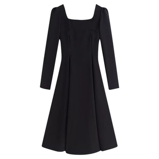 黑色连衣裙女秋冬季内搭收腰a字冬天裙子冬装小黑裙短款2025新款