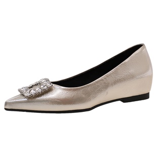 仙女风配裙子气质单鞋2026新款尖头水钻方扣瓢鞋小个子温柔晚晚鞋