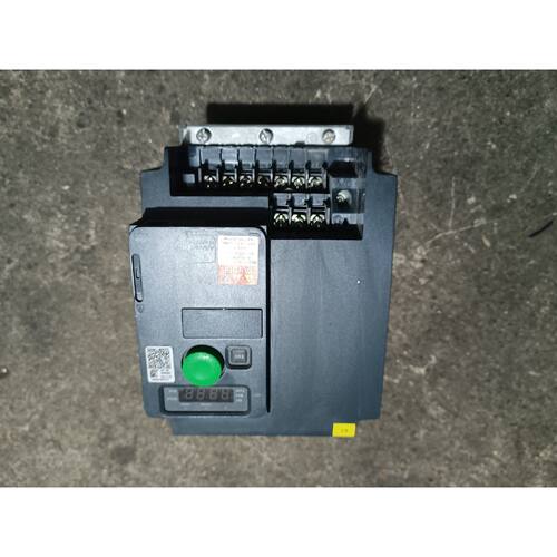 原装施耐德变频器ATV320U30N4C3KW38议价