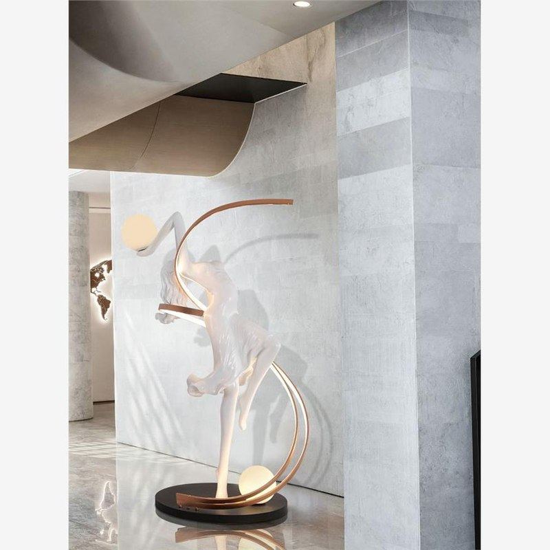 意式雕塑抽象落地灯美容院售楼处楼梯装饰舞蹈女神艺术个性大摆件