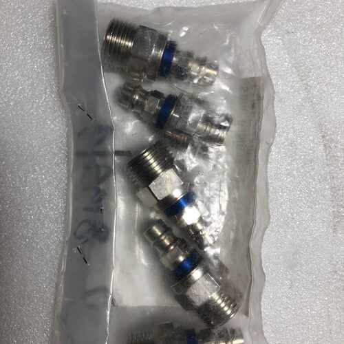 咨询后拍世伟洛克快接头，型号606935618，实物拍摄，库存现货。