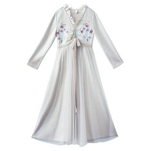 【7折出清】v领针织连衣裙女2025春秋季新款复古绣花长裙百搭裙子