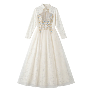 新中式挂脖长袖亮片礼服女高级感轻奢年会香槟色欧根纱刺绣连衣裙