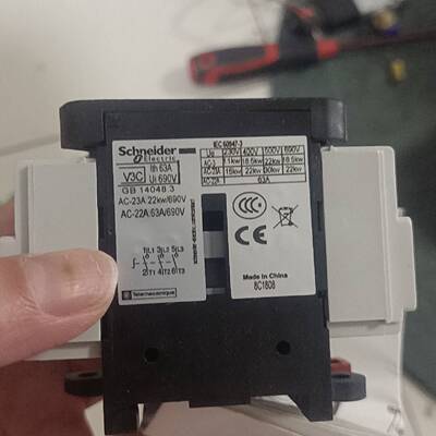 在线议价施耐德TeSys隔离开关V3C，63A，全新原装正品，带原厂