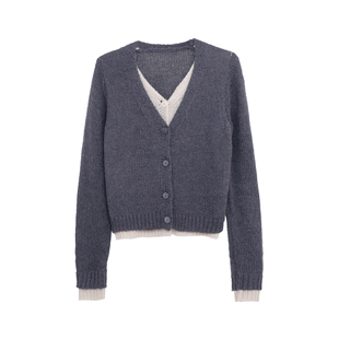 荒荒家 假两件V领毛衣外套2026春秋新款小众软糯设计套头针织衫女