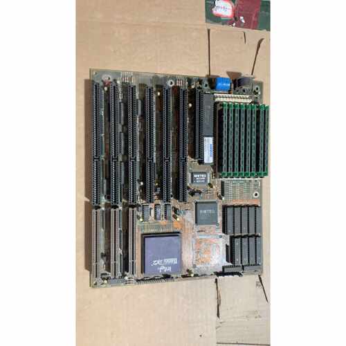 Intel i486 DX2主板，带BIOTEQ芯片和AMI