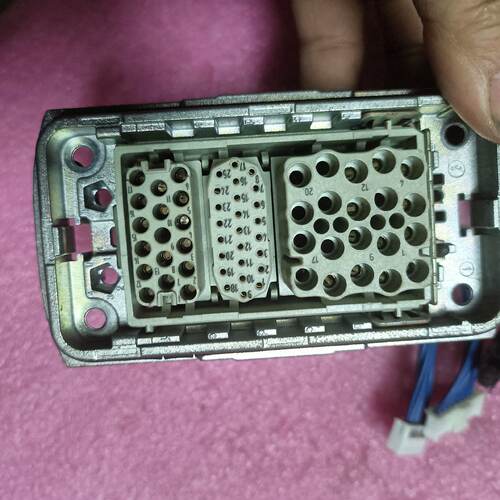 议价Toshiba Robot Servo Plug适用