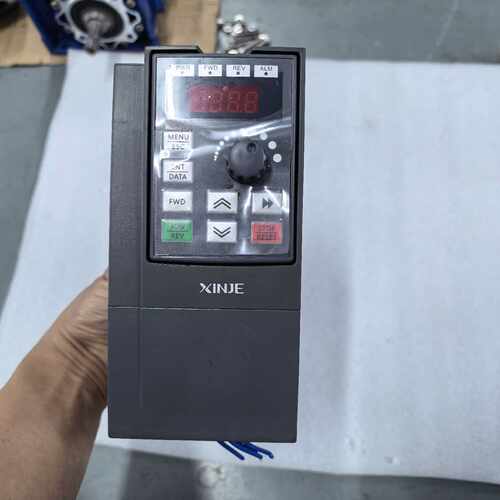 议价信捷变频器VB5N-20P7，0.75KW 220V，拆机件