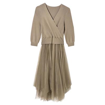 套头V领中裙拼接网纱连衣裙