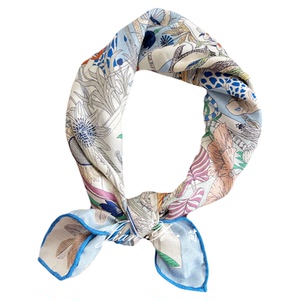 【奇珍乐园】经典百搭提花真丝羊毛65cm大方巾秋冬保暖披肩围巾