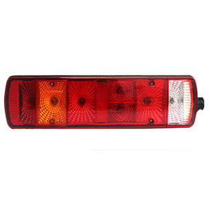 适配豪沃A7T7HTX汕德卡斯太尔豪沃MAX豪瀚后尾灯后照灯倒车刹车灯