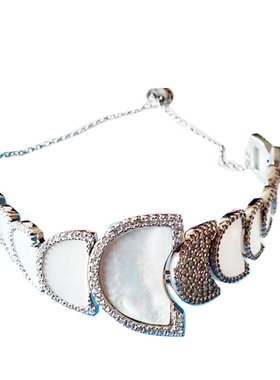 闪耀超闪高级轻奢仙女礼物闪耀半月白贝手链女镶钻ins手链