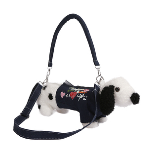 可爱卡通公仔包包2025新款秋冬毛绒小狗斜挎包男女孩外出配饰包