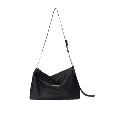 单肩包斜挎包休闲百搭短途旅行袋