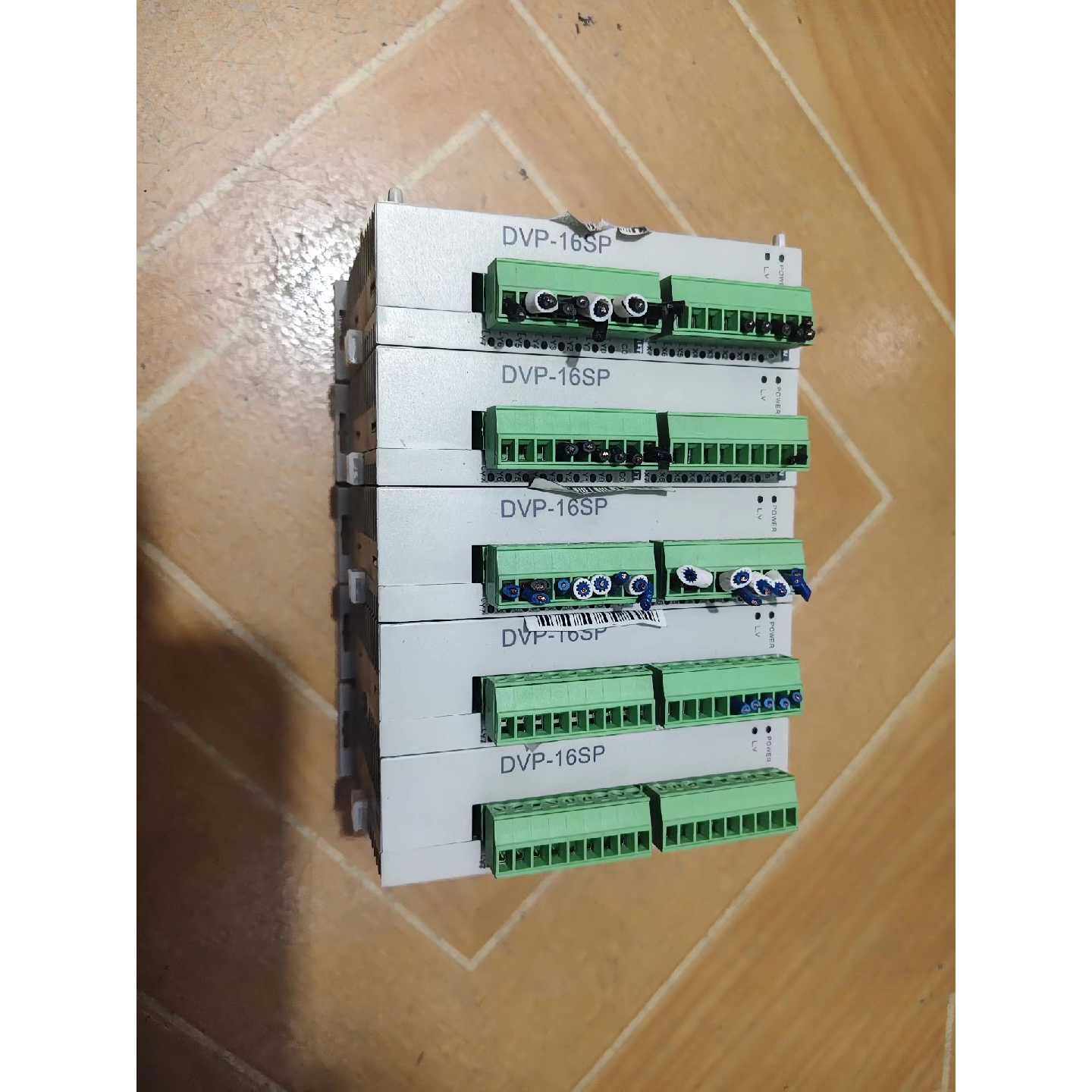 拍前询价:台达模块DVP16SP11T功能正常成色为实图