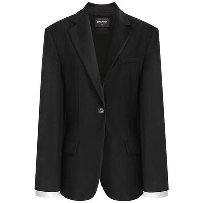 飒爽大女主建筑感收腰西装