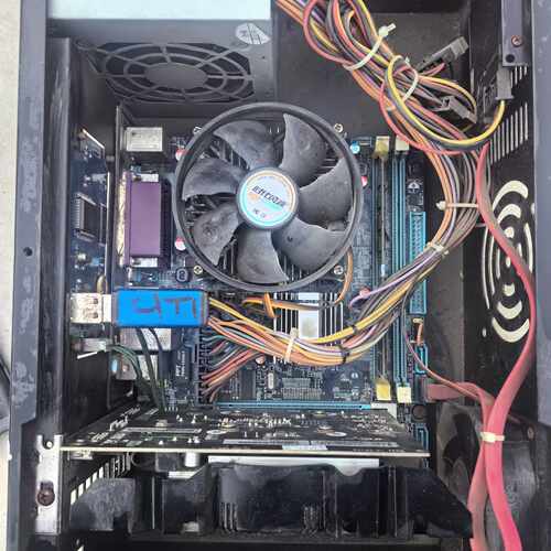 议价主机一台 ，耕升GT730  1g显卡，4Gpc3内存，