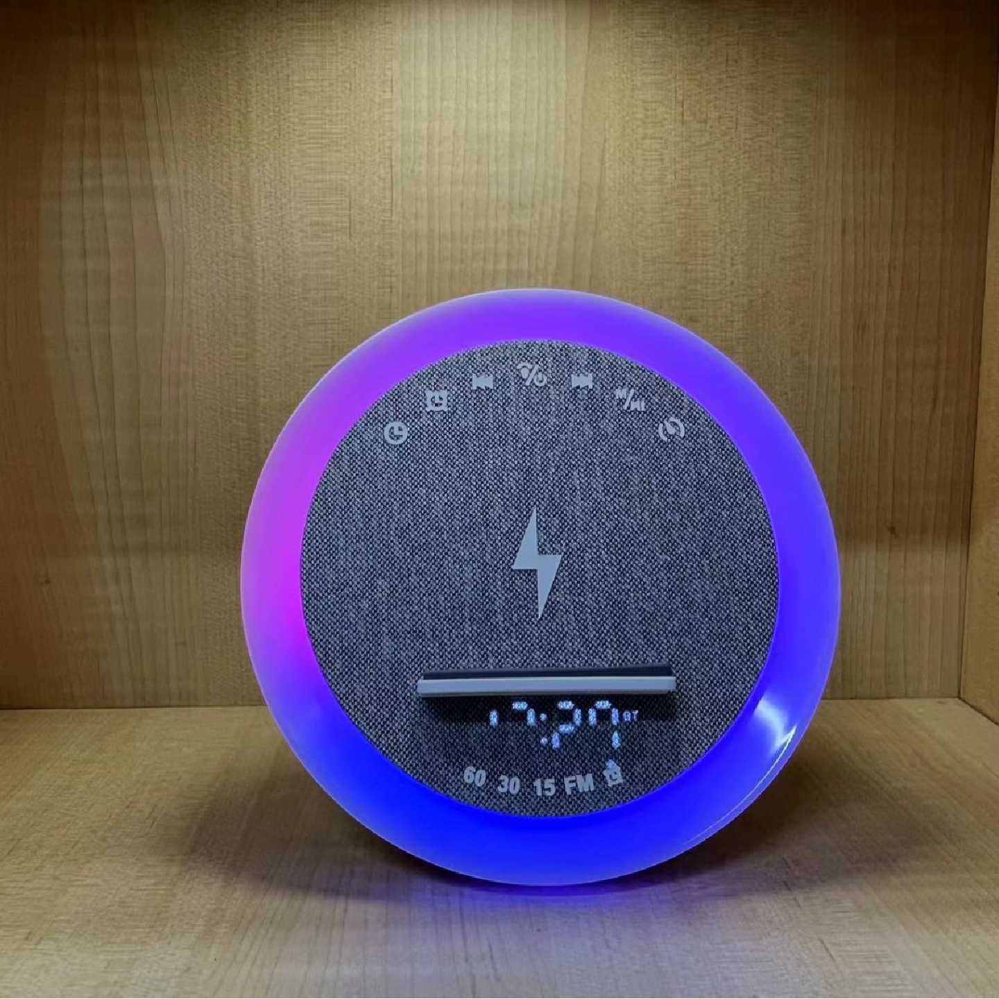跨境 S302新品LED显示屏时钟闹钟定时无线充白噪音大功率蓝牙音箱