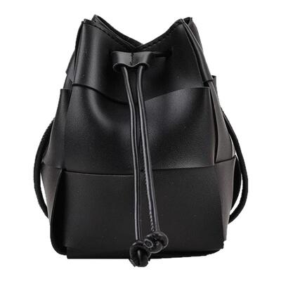 小众设计编织抽绳水桶包