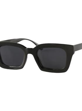 大脸蝶形长方矩形宽边框突鼻梁黑色水牛角偏光墨镜太阳眼镜