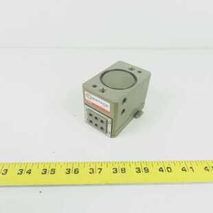Destaco RP-17M Robohand Pneumatic 2-Jaw Parallel Gripper