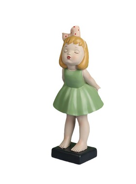 卡通可爱女孩桌面树脂摆件