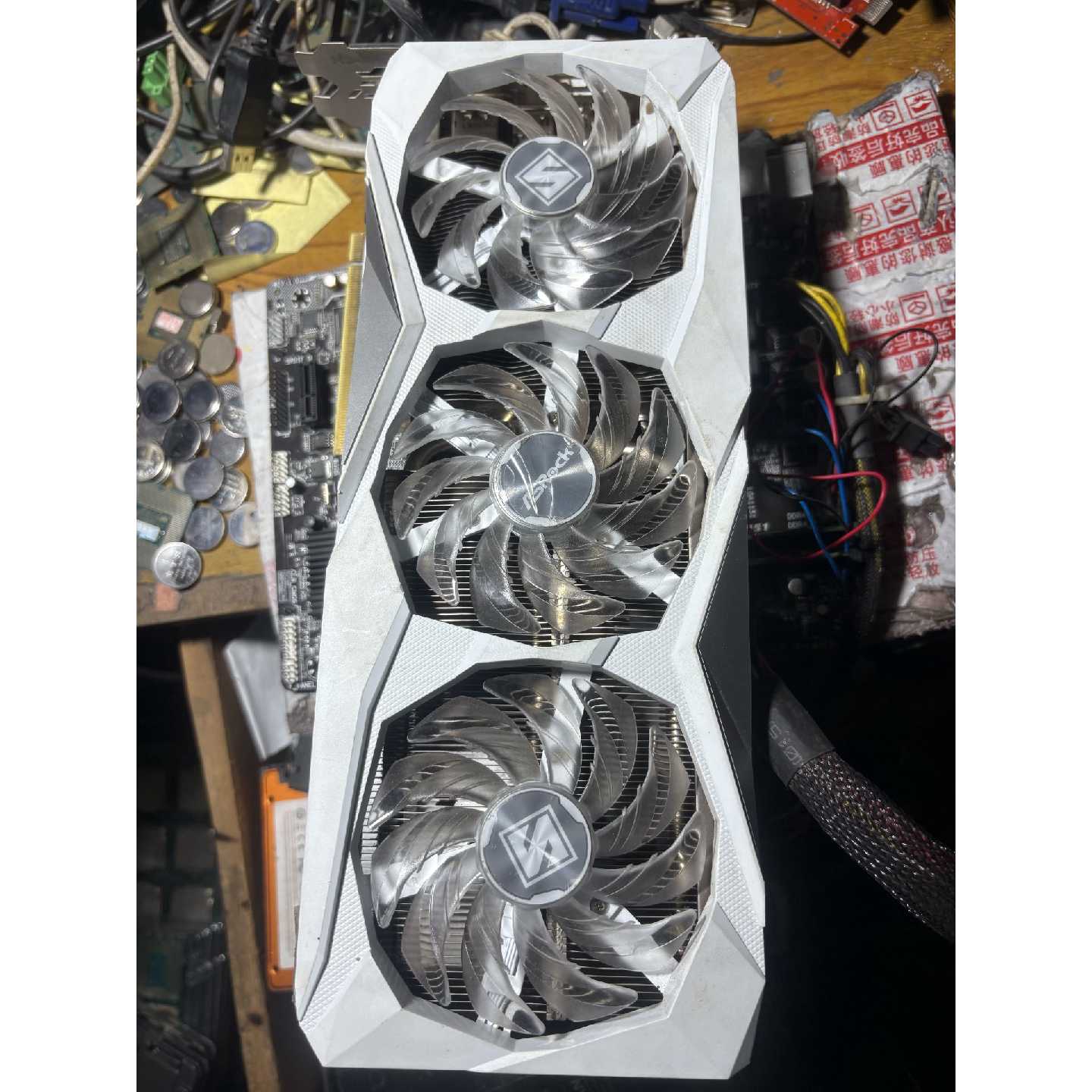 ASROCK华擎科技RX7600XTSL16G三风图片