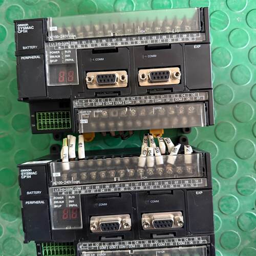 PLC CP1H-XA40DR-A两个，成色都在图里啦