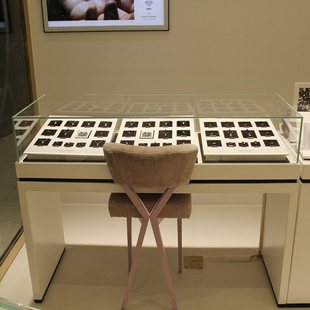 精品珠宝戒指玻璃展示柜 设计安装一体式 饰品项链带灯条展示台