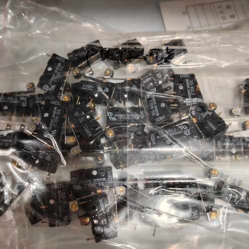 议价全新SS5GL2微动开关维修