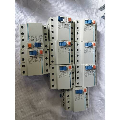 〔议价-可维修〕二手NL1E-63漏电断路器 3Pn 63A (没