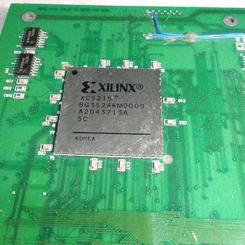 议价XlLlNX XC5215TM BG352AKM0009