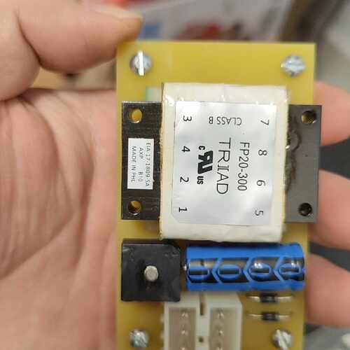 溢价-TRIAD FP20-300 变压器