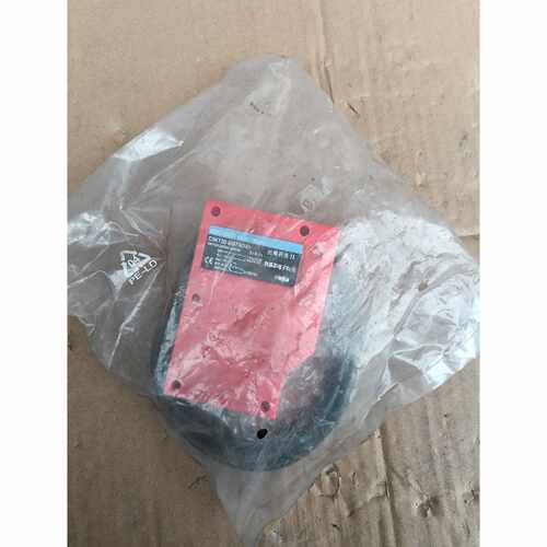 溢价-E3K100DS700M1光电开关1个库存样子如图