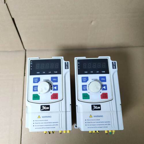 溢价-台宁2.2KW变频器，型号TN100-2.2G-S2，220