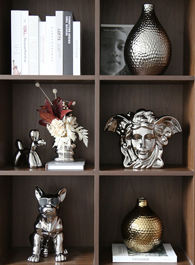 留连简约装饰柜银色陶瓷组合摆件