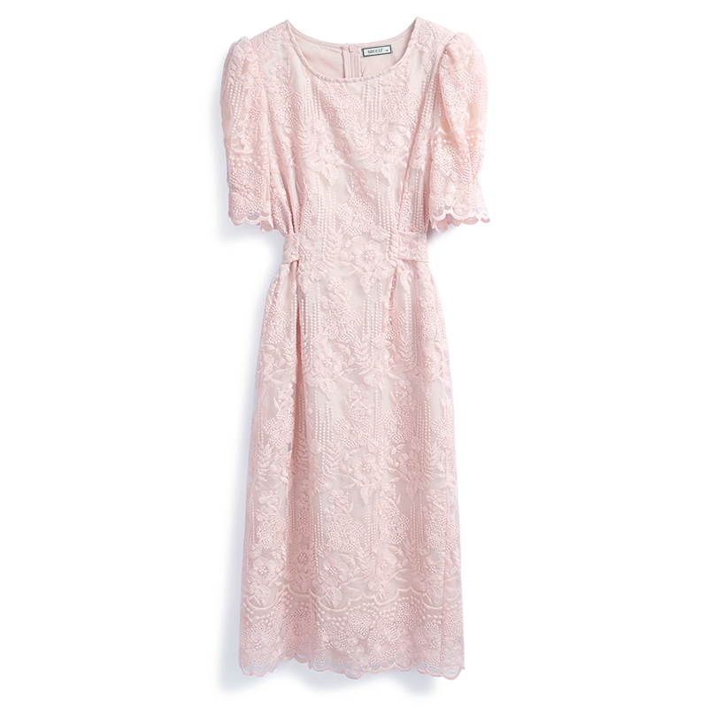 MIUCO重工刺绣蕾丝花纹圆领宫廷袖系带纯色大码连衣裙