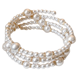 多层叠戴珍珠串珠手链女款2025新款轻奢小众精致手串高级感手饰品