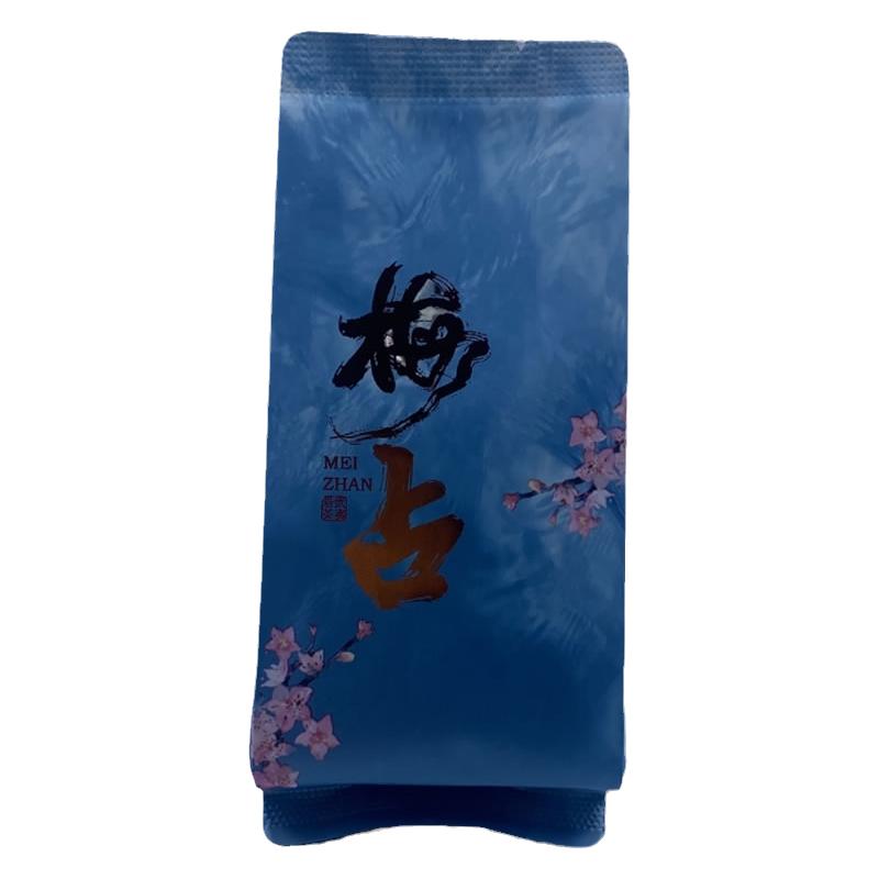 梅占金骏眉头春采摘浓香红茶