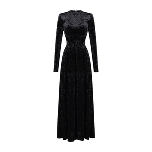 XULU原创秋冬新款细腻钻石绒黑色百搭气质圆领修身长袖连衣裙