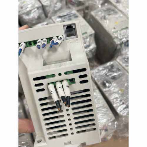 台达变频器VFD002L21A，0.2KW，220V，成色漂