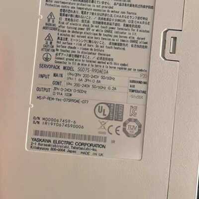议价SGD7S-R90AE0A三相交流安川100W伺服驱动器，原装质保。议价