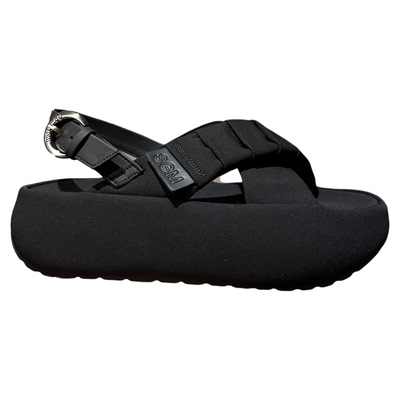 厚底交叉设计凉鞋女暗黑色增高